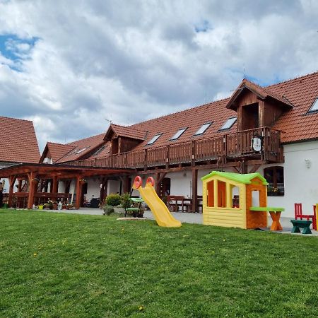 Penzion U Farmáře Hotel Chotoviny Exterior foto