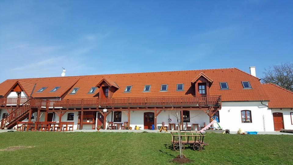 Penzion U Farmáře Hotel Chotoviny Exterior foto